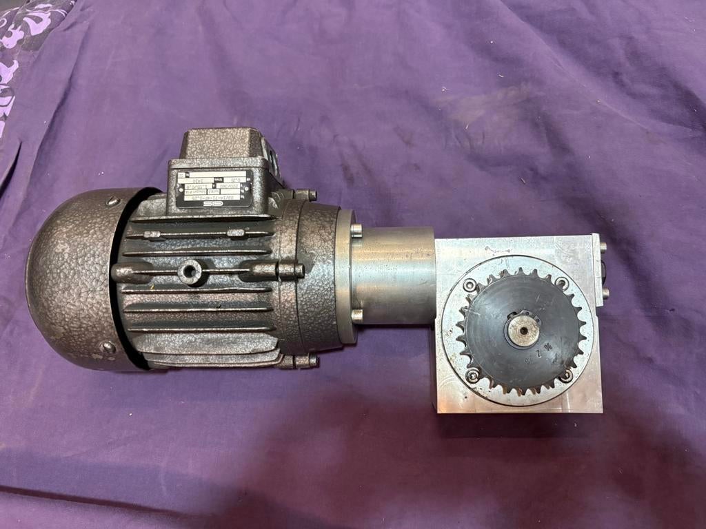 Motor met reductiekast, Ophalen of Verzenden, Gebruikt