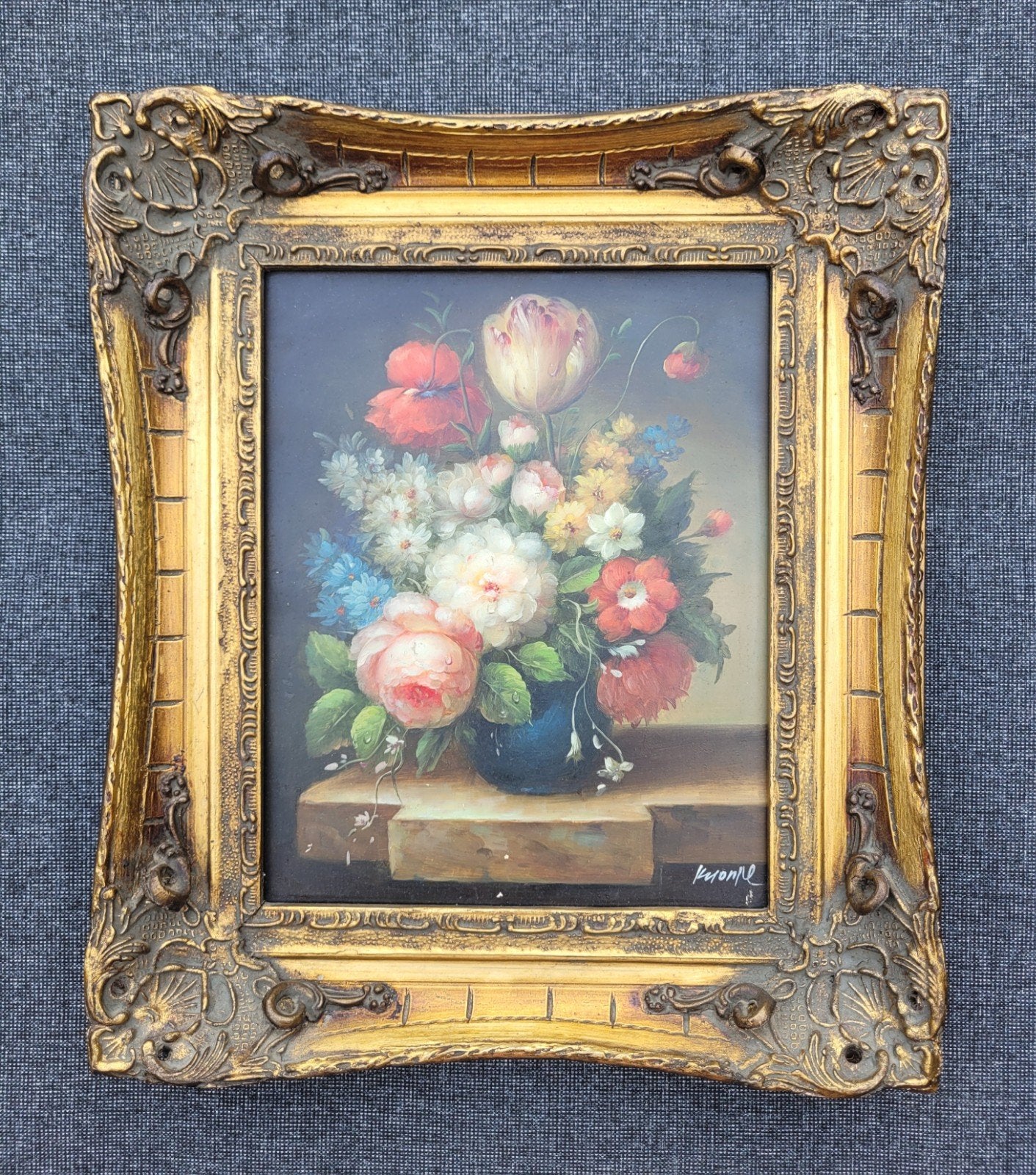 Paneel bloemstilleven in barok lijst onduidelijk gesigneerd, Antiek en Kunst, Ophalen of Verzenden