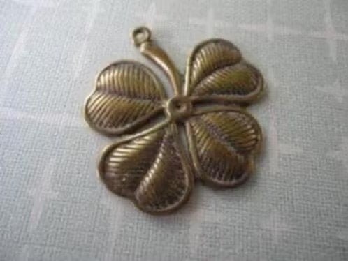 Vintage hanger, klavertje vier., Overige materialen, Verzenden, Zo goed als nieuw, Bloem of Plant