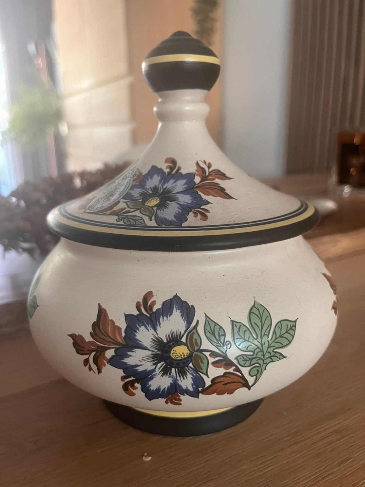 Vintage dekselpot van Flora Gouda Plateel, Antiek en Kunst, Antiek | Keramiek en Aardewerk, Ophalen of Verzenden