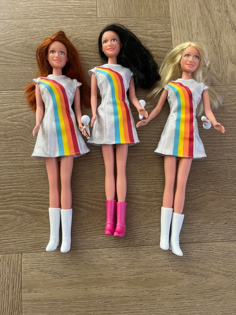 K3 Barbie poppen - 3 stuks met regenboogjurkjes, Ophalen of Verzenden, Gebruikt, Barbie