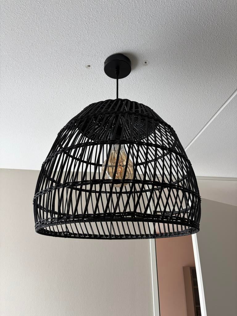 Zwarte rotan hanglamp - Karwei, Ophalen, Zo goed als nieuw, Overige materialen, 50 tot 75 cm