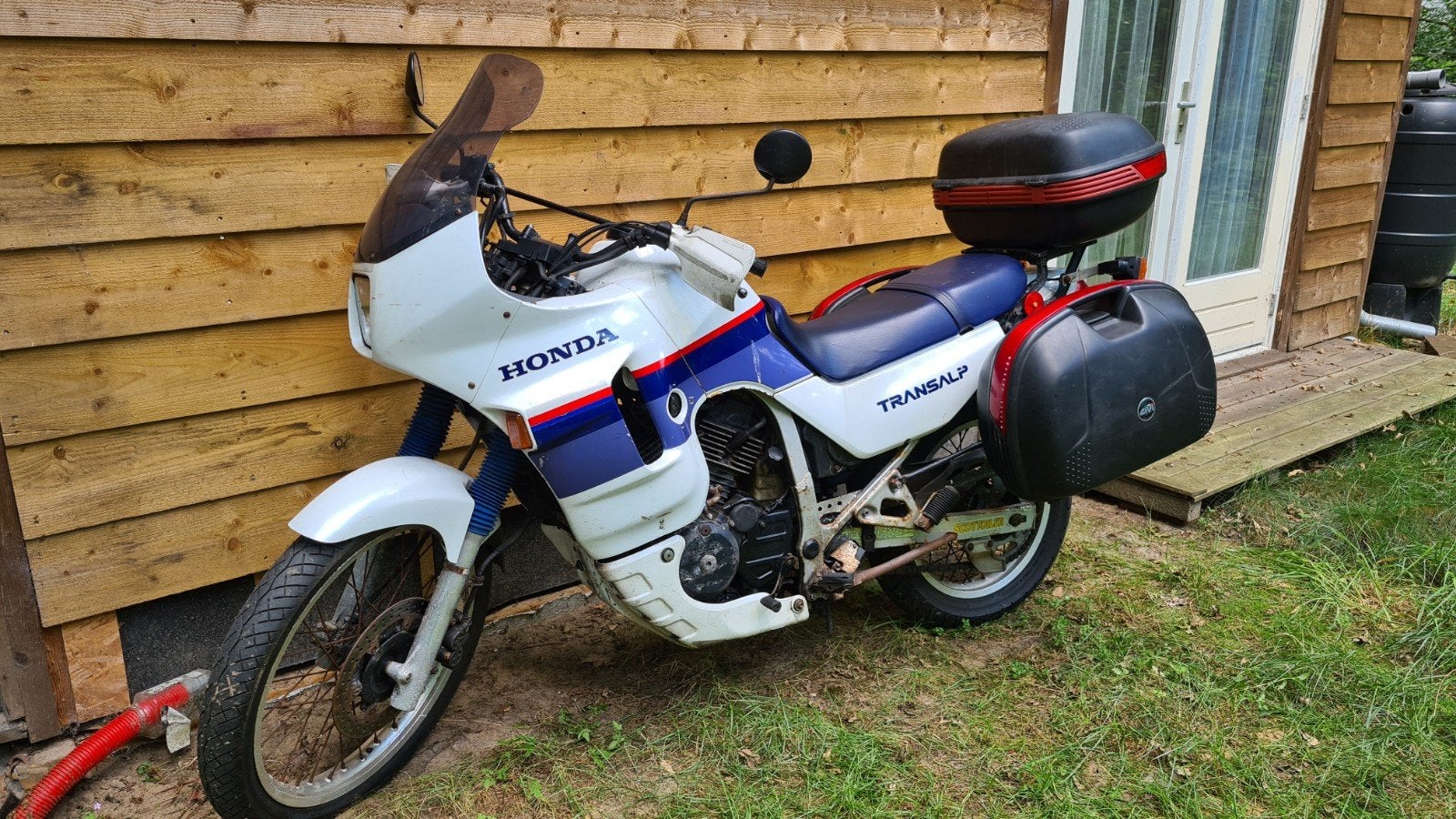 Honda Transalp - Retro Barnfind met Kofferset, Motoren, 2 cilinders, Gebruikt, Handgeschakeld, 600 cc