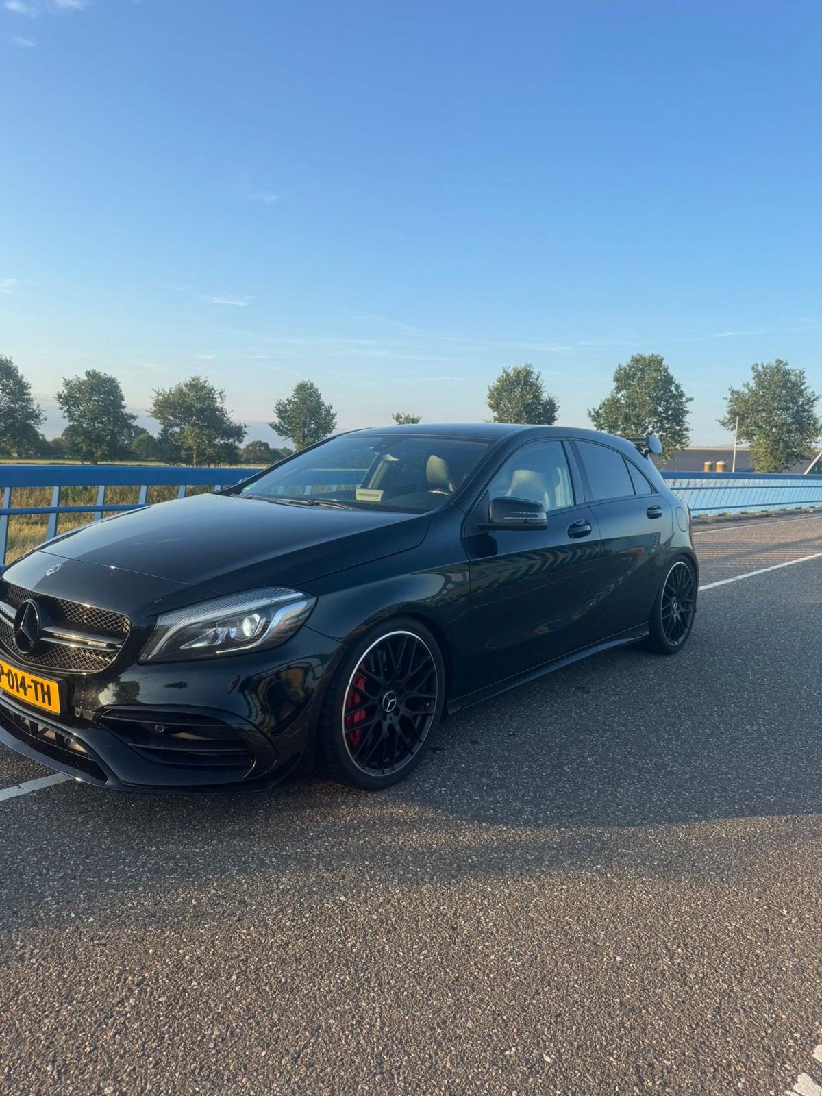 Mercedes-Benz A 45 AMG 4MATIC Aut7 2015 Zwart, Auto's, Mercedes-Benz, Automaat, 4 cilinders, Zwart, 14 km/l