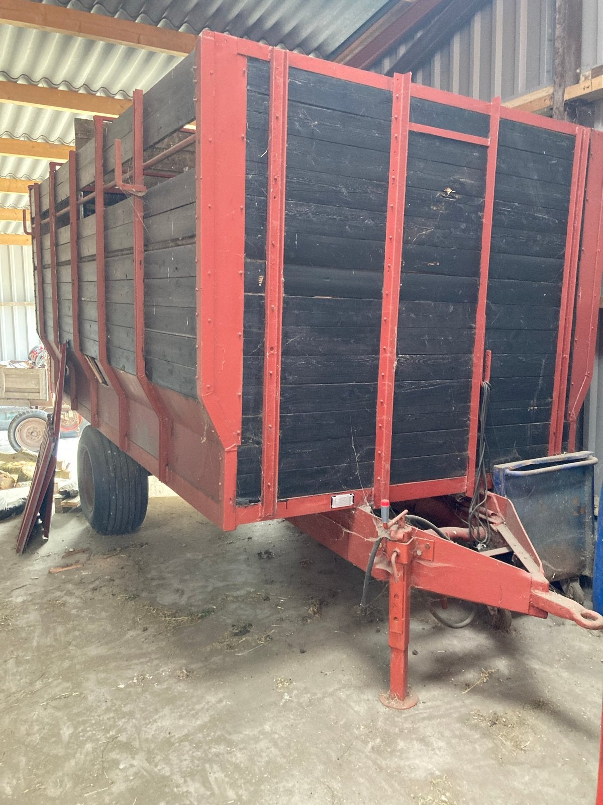 Veewagen met kenteken en hydraulische klep, Ophalen, Veehouderij, Transport