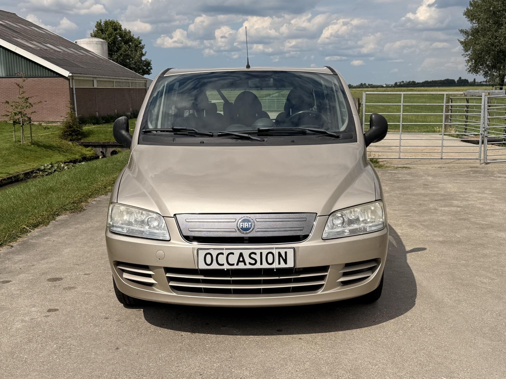 Fiat Multipla 1.6-16V Dynamic TREKHAAK | NL-AUTO | CARBAGE R, Voorwielaandrijving, Stof, Zwart, 4 cilinders