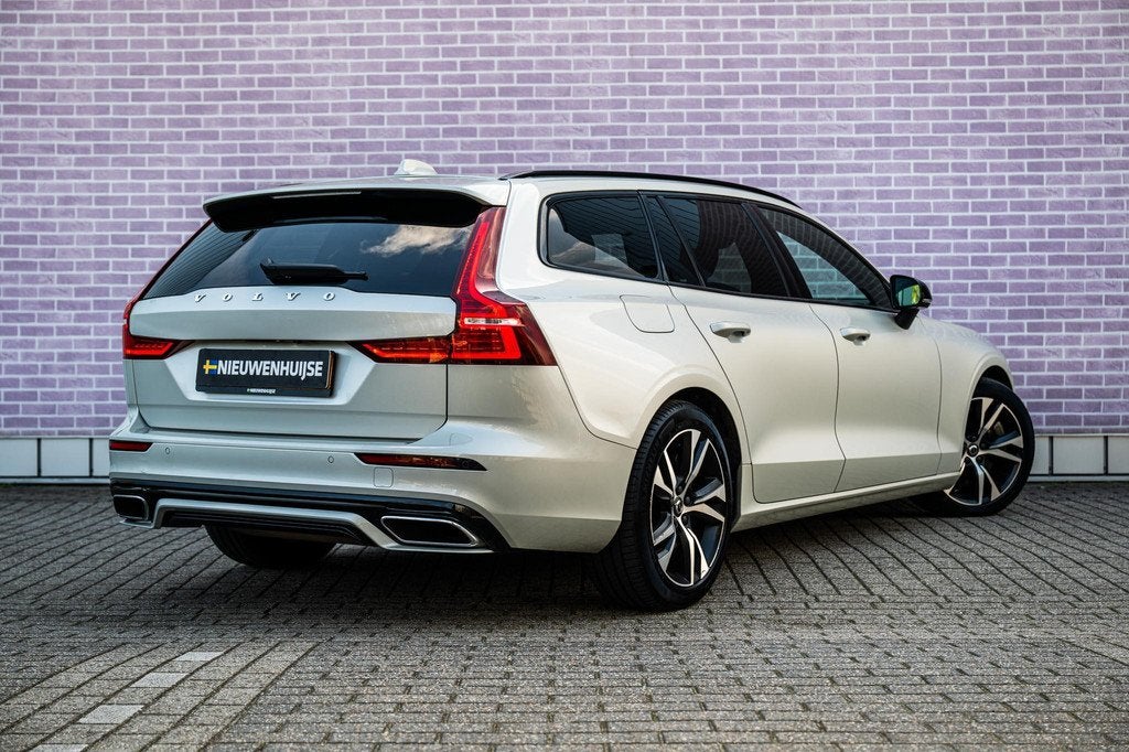 Volvo V60 2.0 T8 Recharge AWD R-Design | Plug-in Hybrid (PHE, Auto's, Volvo, 12 maanden, Gebruikt, Euro 6, 4 cilinders
