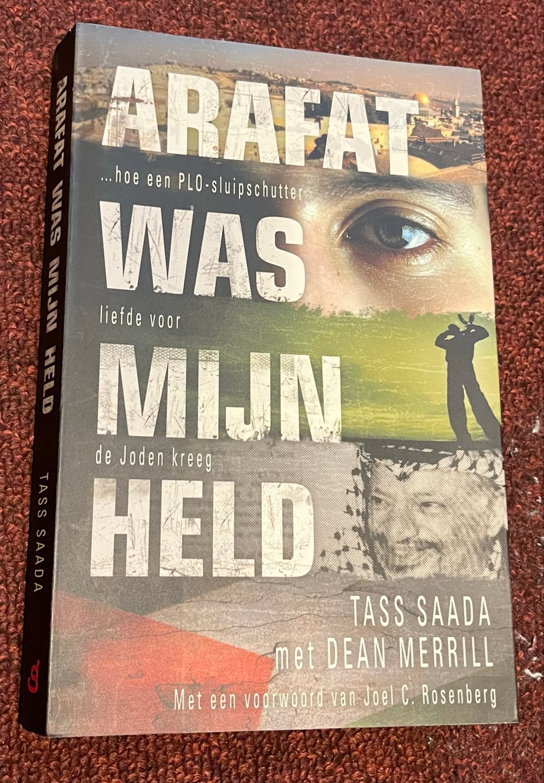 Arafat Was Mijn Held - Tass Saada (Boek), Ophalen of Verzenden, Zo goed als nieuw, Religie