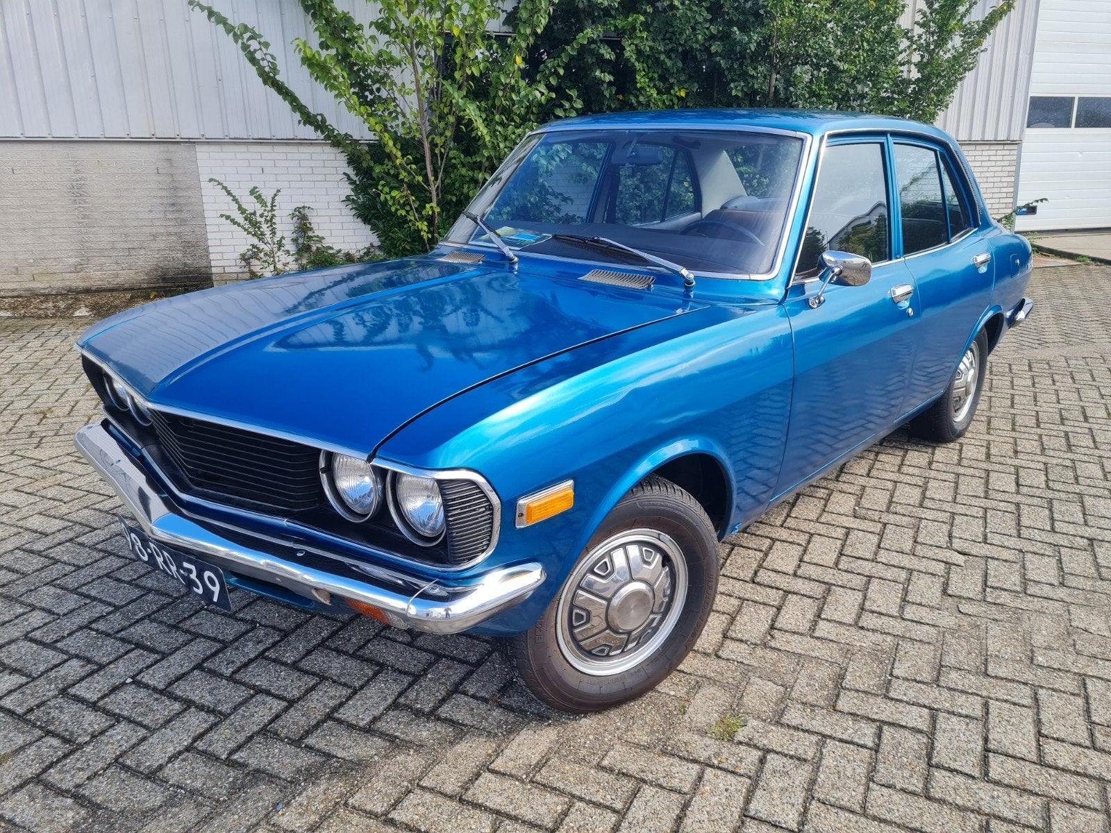 Mazda 616 / Oldtimer, Achterwielaandrijving, Handgeschakeld, Particulier, 1600 cc
