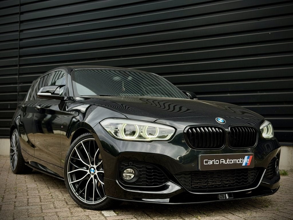 BMW 1-serie 118i M-PERFORMANCE LEDER|HiFi|CARPLAY|19'' M|LED, 136 pk, Gebruikt, Zwart, Bedrijf