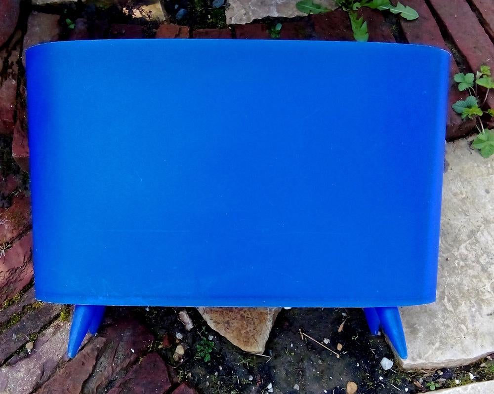 Koziol Milano lectuurbak krantenbak tijdschriftenhouder, Ophalen, Zo goed als nieuw