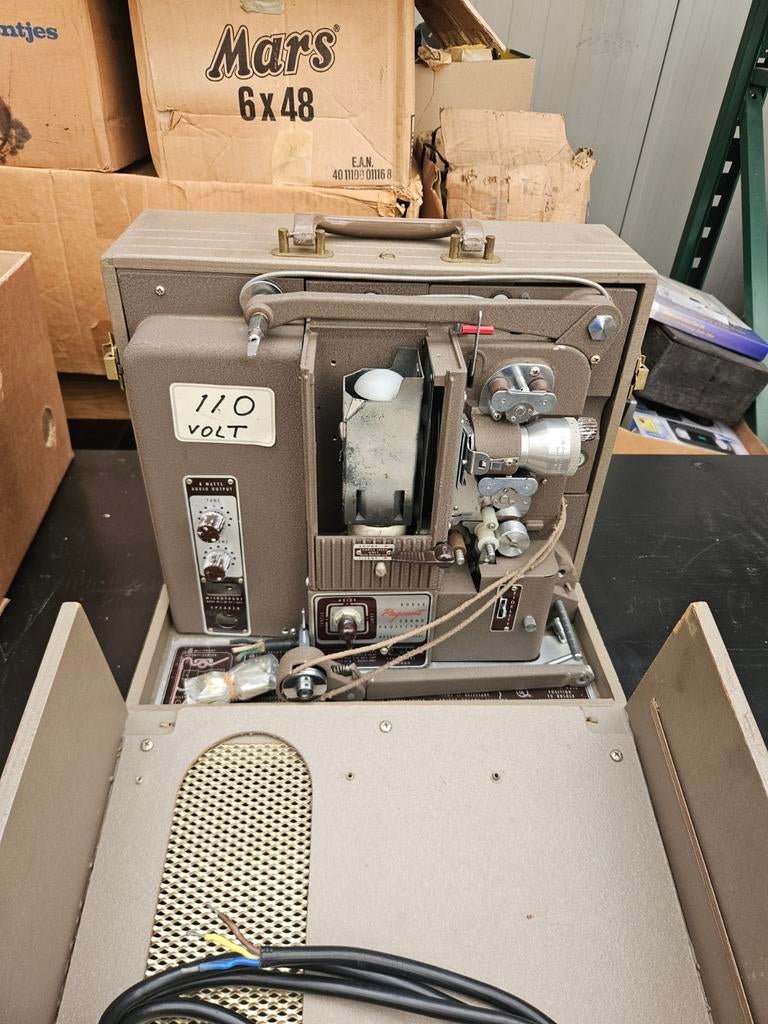 Vintage Kodak Pageant Sound Projector AV-085-21 (110 Volt), Ophalen of Verzenden, Gebruikt, Met scherm