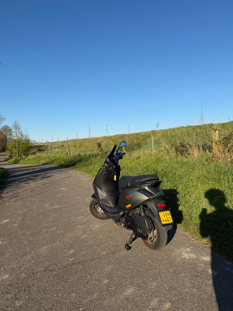 Piaggio zip 2020, Fietsen en Brommers, Scooters | Piaggio, Ophalen, Maximaal 45 km/u, Zip, Zo goed als nieuw
