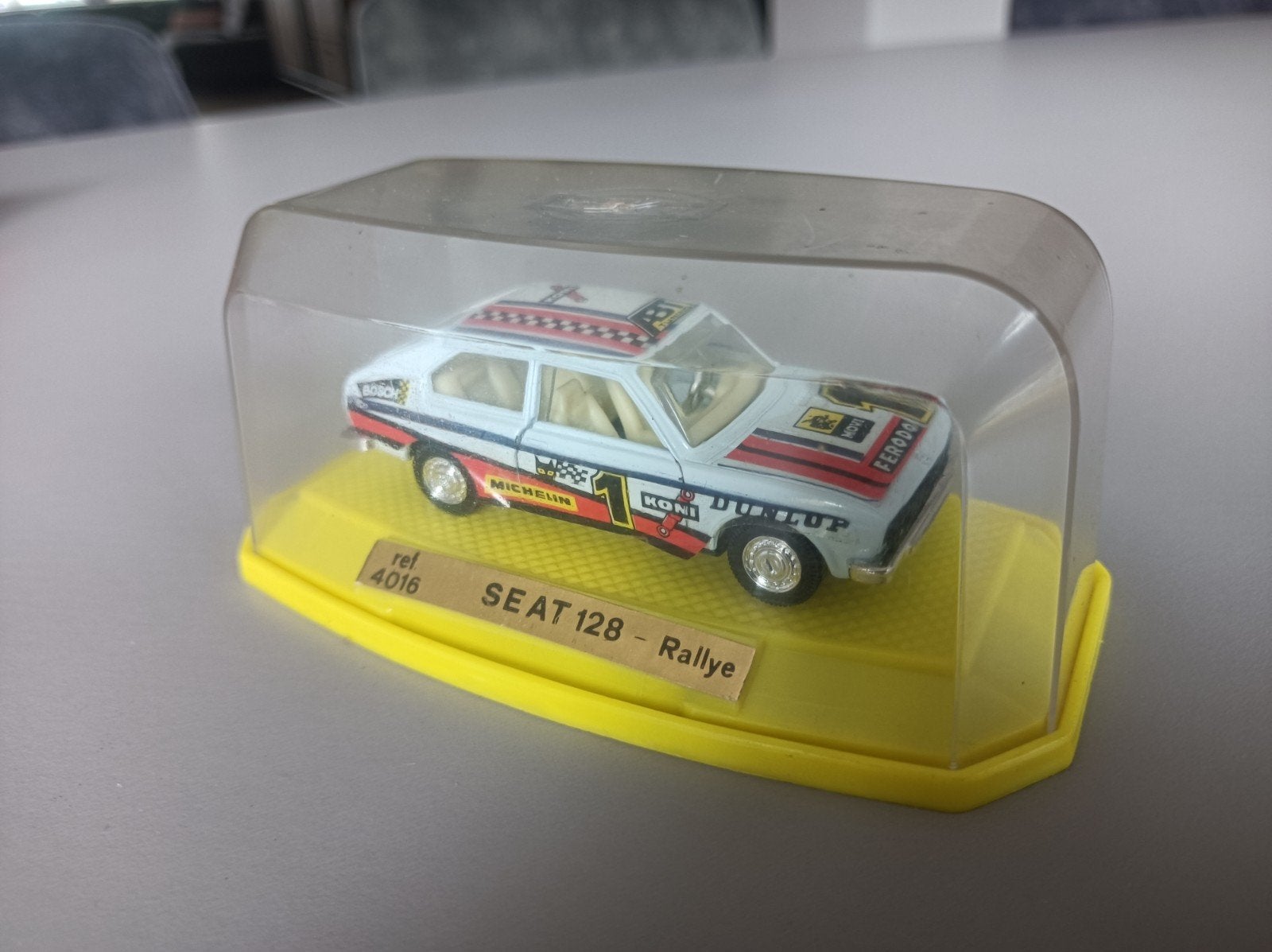 Seat 128 Rallye van Mira, Spaans model, Ophalen of Verzenden, Zo goed als nieuw, Auto, Overige merken