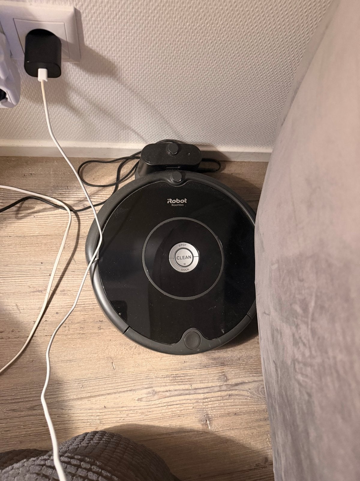 iRobot Roomba Robotstofzuiger - Zwart, Gebruikt, IRobot, Ophalen of Verzenden, Robotstofzuiger