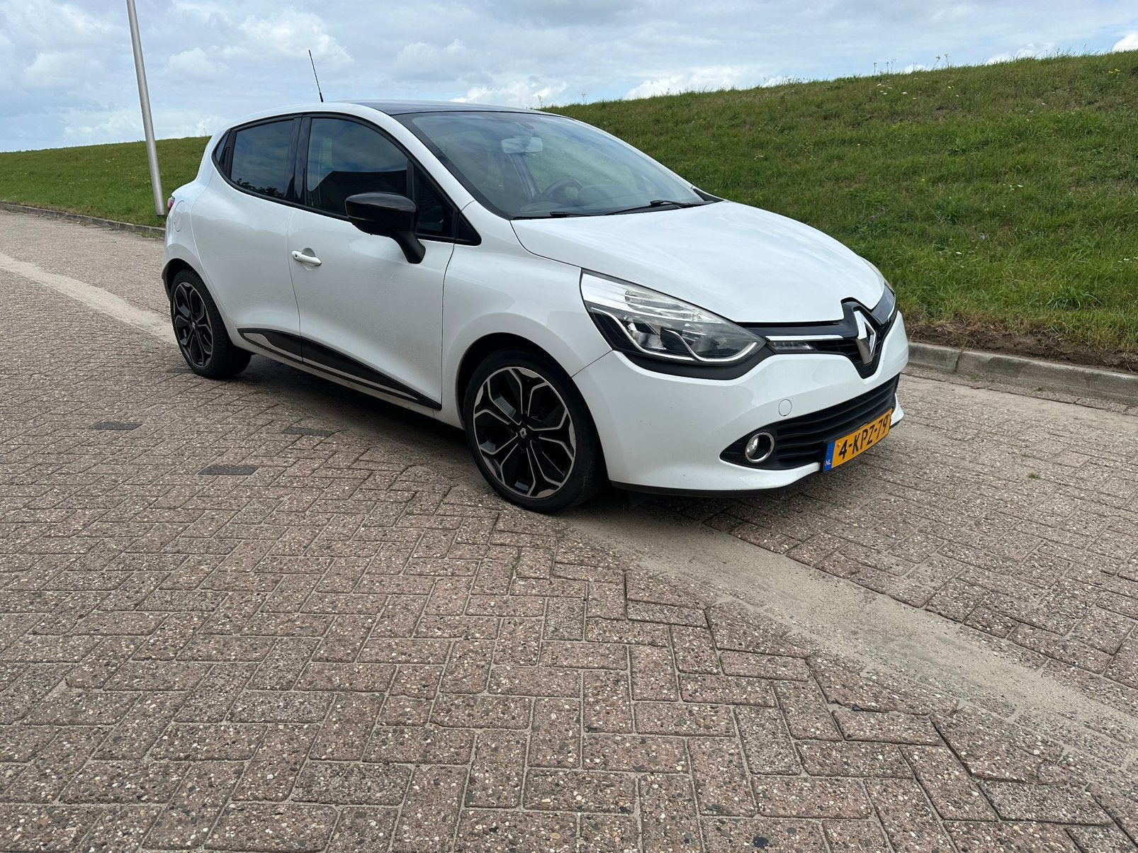 Renault clio panorama dak, Auto's, Euro 2, 898 cc, Stof, Zwart