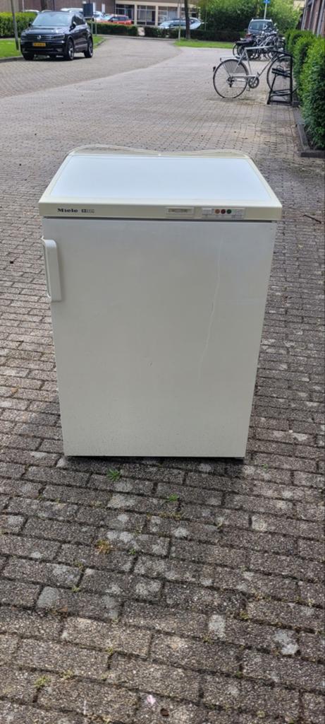 Vriezer miele, Witgoed en Apparatuur, Ophalen, 150 tot 200 liter, Gebruikt, Minder dan 85 cm