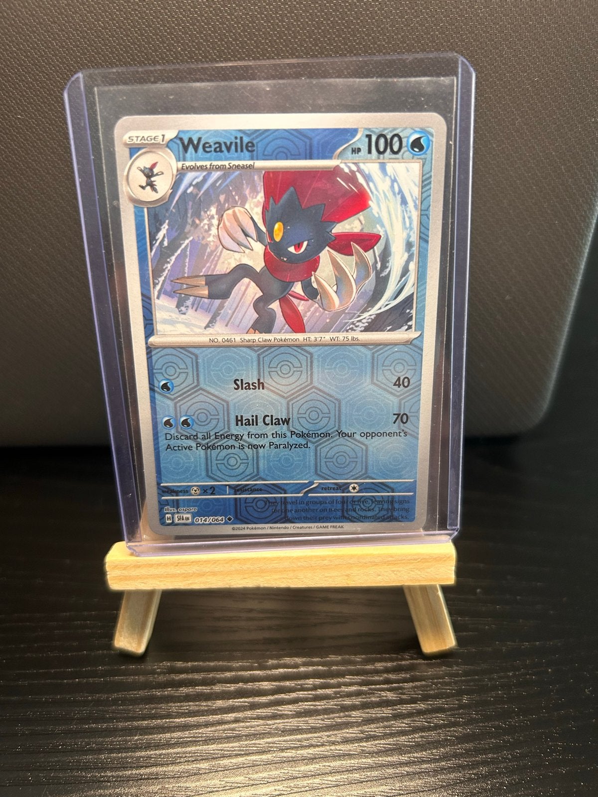 Weavile Pokémon Kaart - NM Staat met Sleeve en Toploader, Ophalen of Verzenden, Zo goed als nieuw, Losse kaart