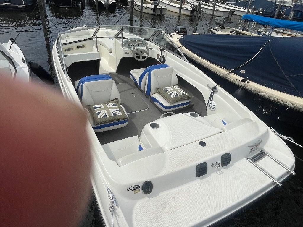 BAYLINER 175BR openbow 2006 Mercruiser 140 PK MET LIGPLAATS, Ophalen, Gebruikt, Binnenboordmotor, Elektrische start