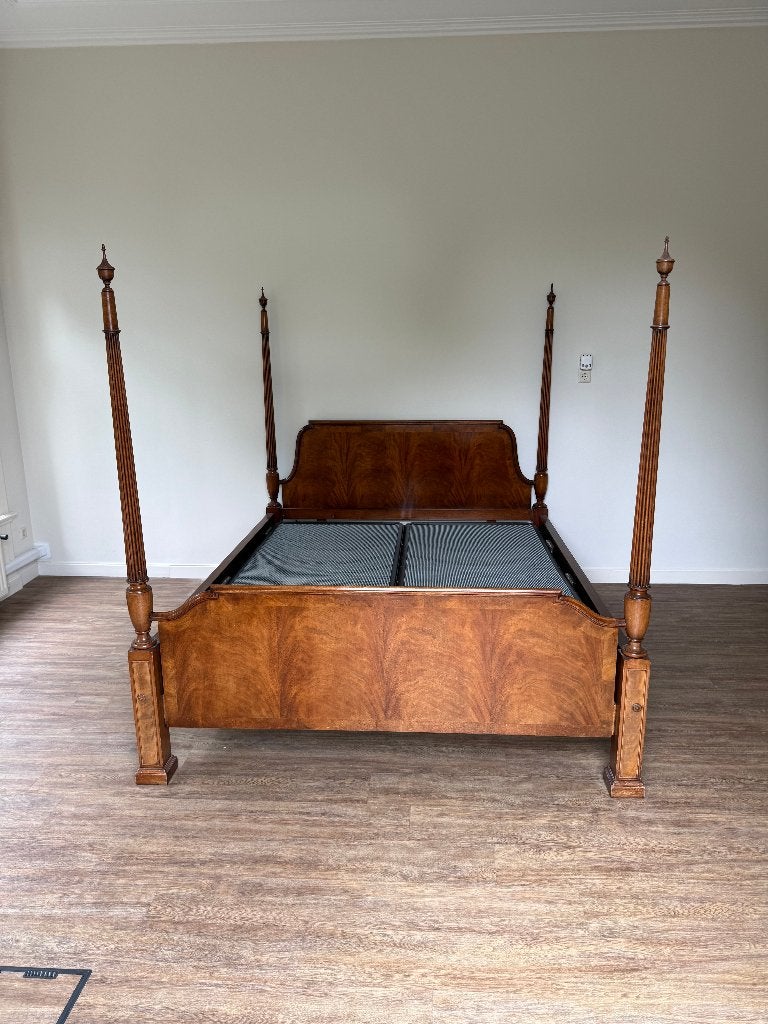 Klassiek Mahoniehouten vierposter bed inc Auping lattenbodem, Ophalen, Gebruikt, Bruin, Klassiek