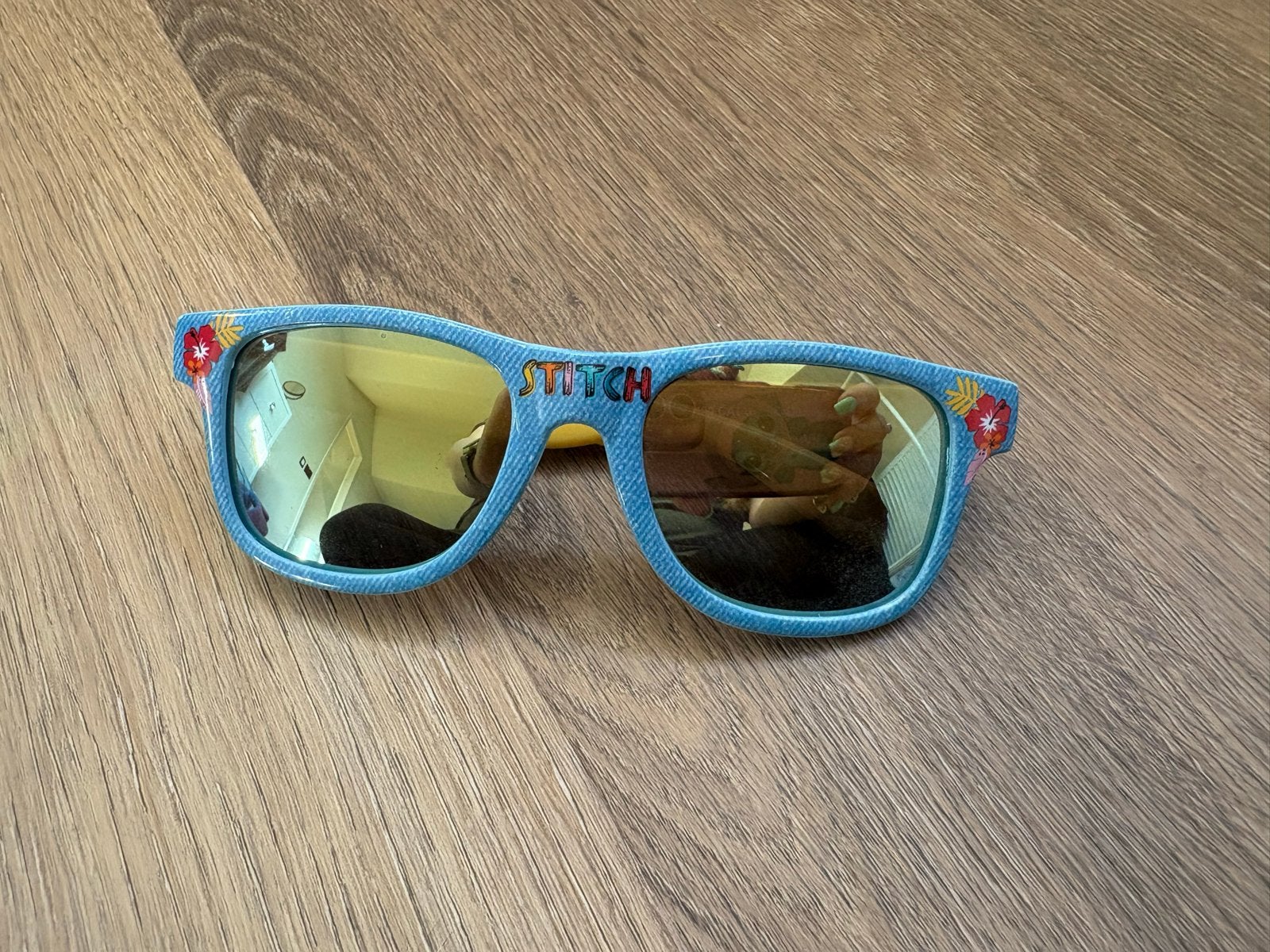 Nieuwe Disney Stitch zonnebril, Kinderen en Baby's, Kindermode-accessoires, Ophalen of Verzenden, Nieuw
