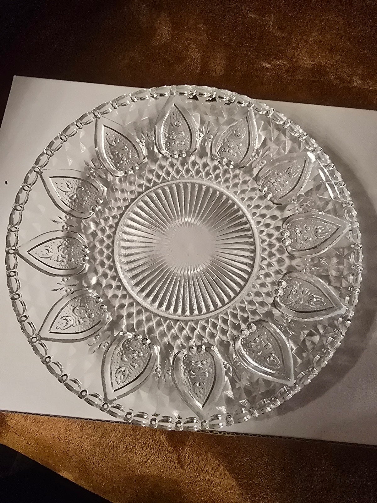 Decoratieve Glazen Schaal met Bloemmotief, Ophalen of Verzenden