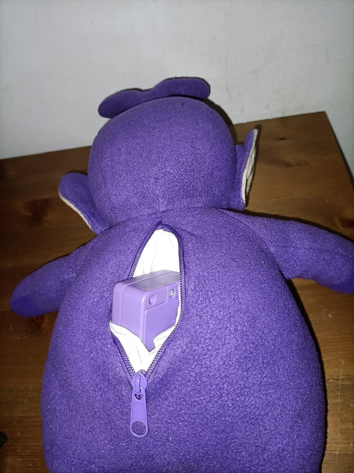 Tinky Winky knuffel met geluidjes en slaapogen 45 cm groot, Kinderen en Baby's, Speelgoed | Knuffels en Pluche, Ophalen of Verzenden