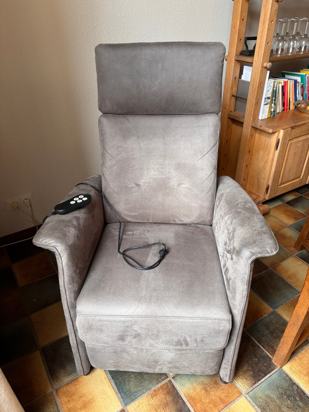 Elektrische Sta-op Stoel - Nubuck - Nieuwstaat, Ophalen, Nieuw, 50 tot 75 cm, Leer