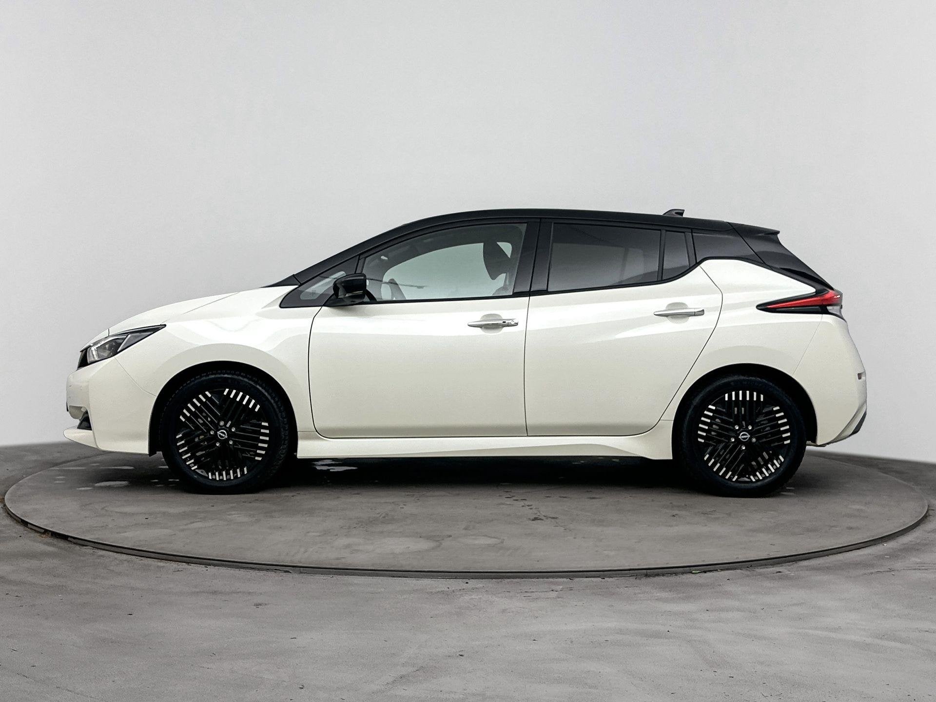 Nissan LEAF N-Connecta 40 kWh 150PK | Navigatie | 360 Graden, Dealer onderhouden, Stof, Gebruikt, 150 pk