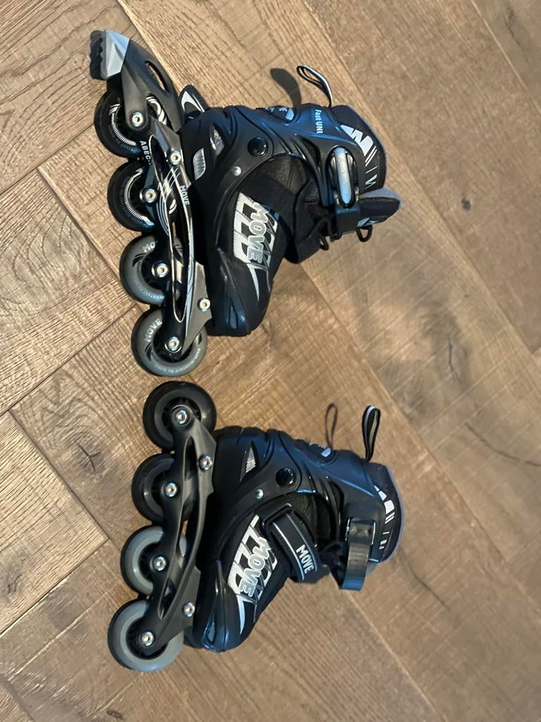 Move Fast Verstelbare Inlineskates Zwart Maat 30-33, Verstelbaar, Kinderen, Zo goed als nieuw, Inline skates 4 wielen