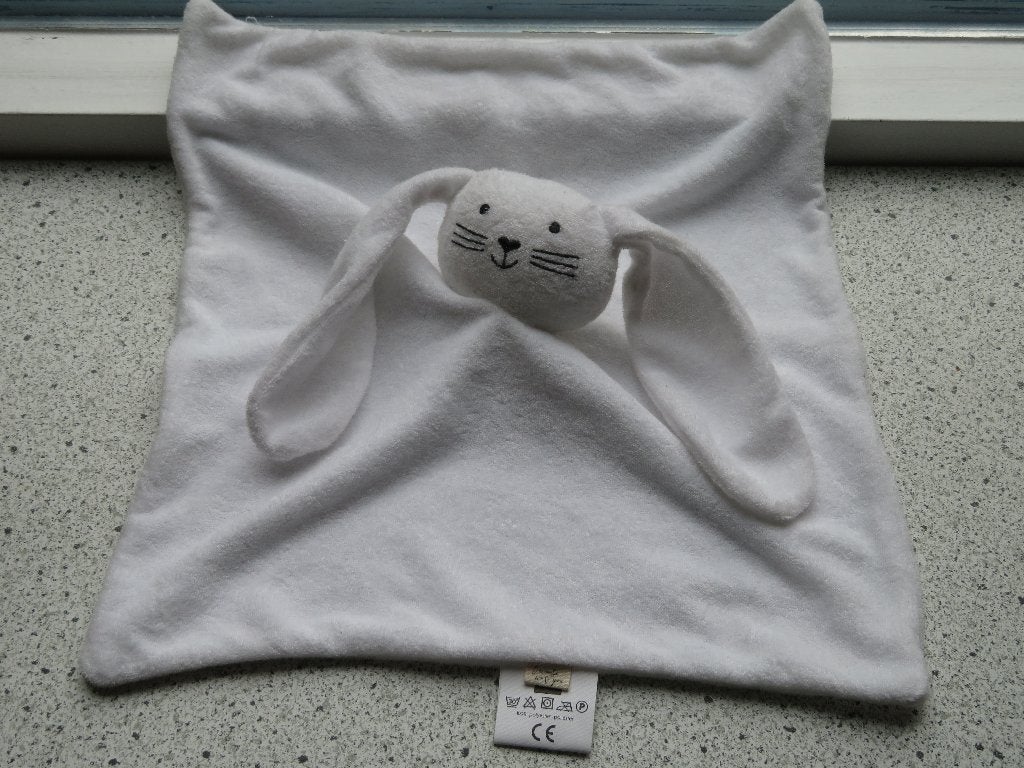 Knuffeldoek wit badstof konijn met hartjesneus van Hema, Kinderen en Baby's, Speelgoed | Knuffels en Pluche, Hema, Konijn, Ophalen of Verzenden