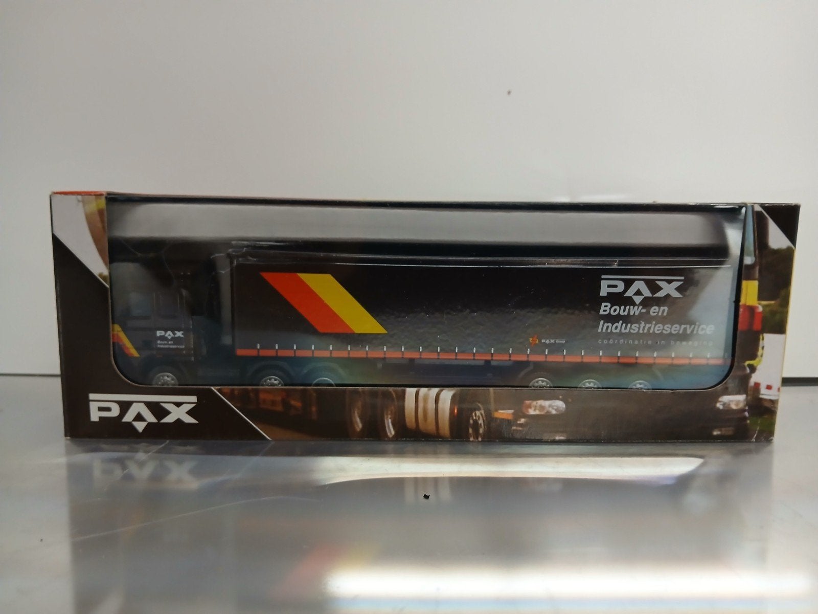 DAF XF " PAX " m.i.b. 1:87, Ophalen of Verzenden, Bus of Vrachtwagen, Overige merken
