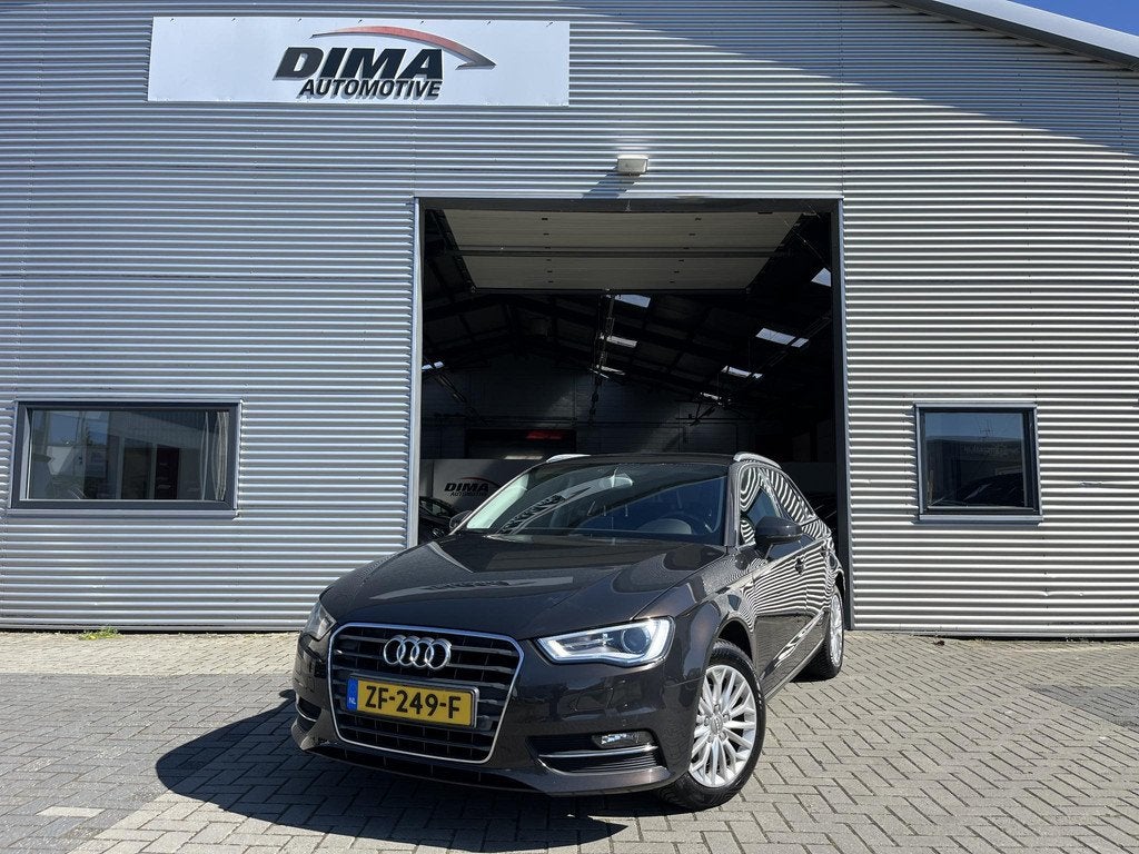 Audi A3 Sportback 1.4 TFSI Ambiente, Auto's, Audi, 125 pk, Bruin, Leder en Stof, 650 kg