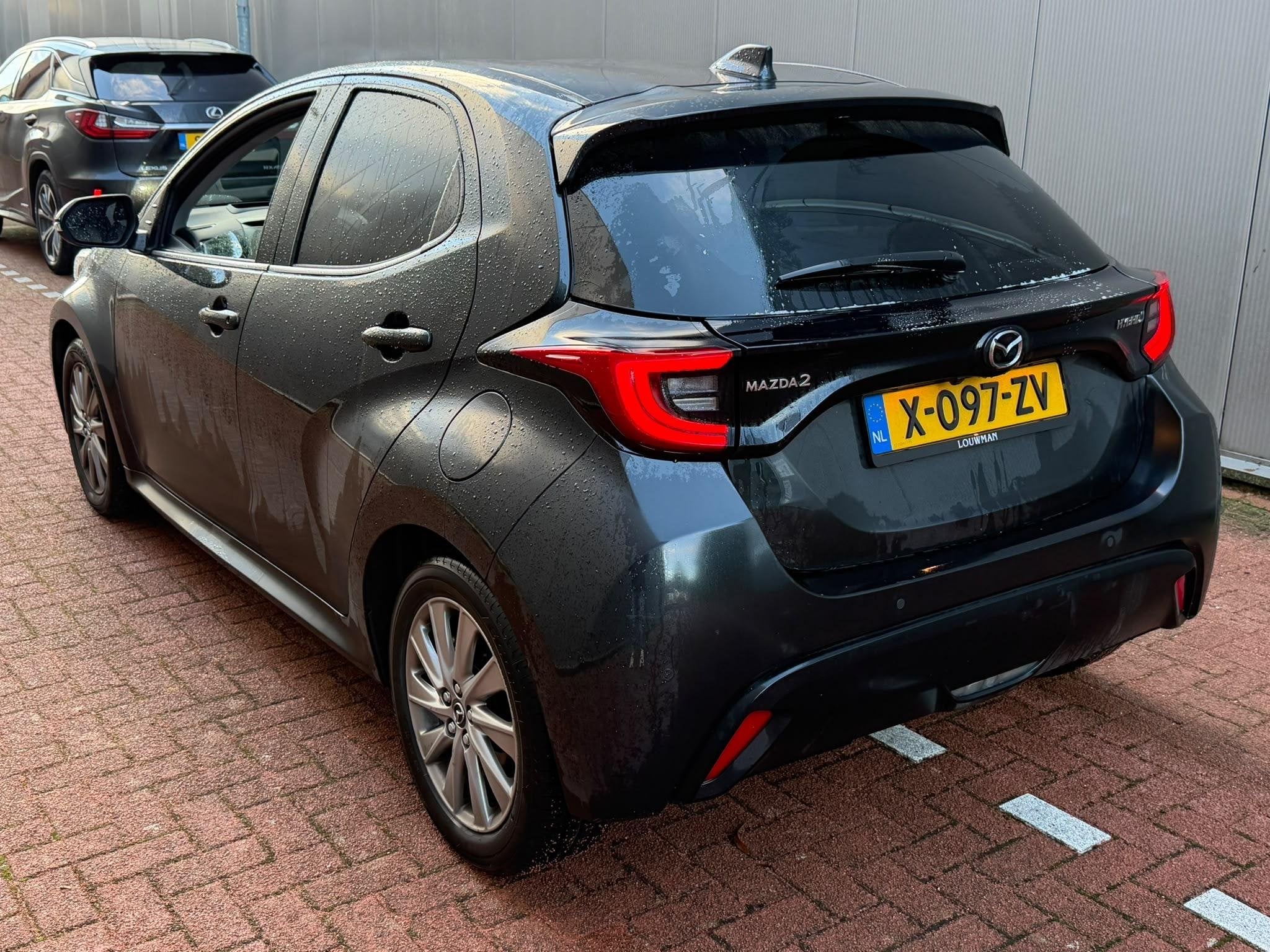 Mazda 2 Hybrid 1.5 Agile STUUR/STOELVERWARMING / LED / NAP, Auto's, 450 kg, Gebruikt, Euro 6, Bedrijf