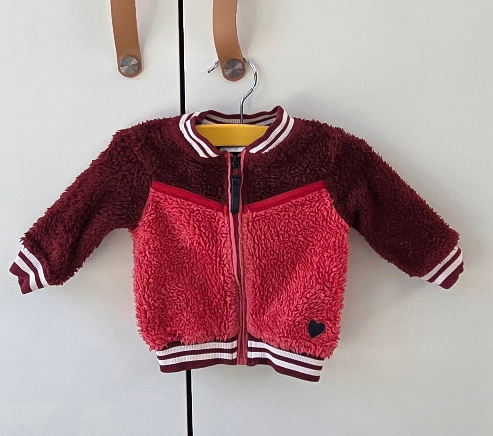 Feetje rood jackje / zomerjas maat 68, Kinderen en Baby's, Babykleding | Maat 68, Meisje, Ophalen of Verzenden, Zo goed als nieuw