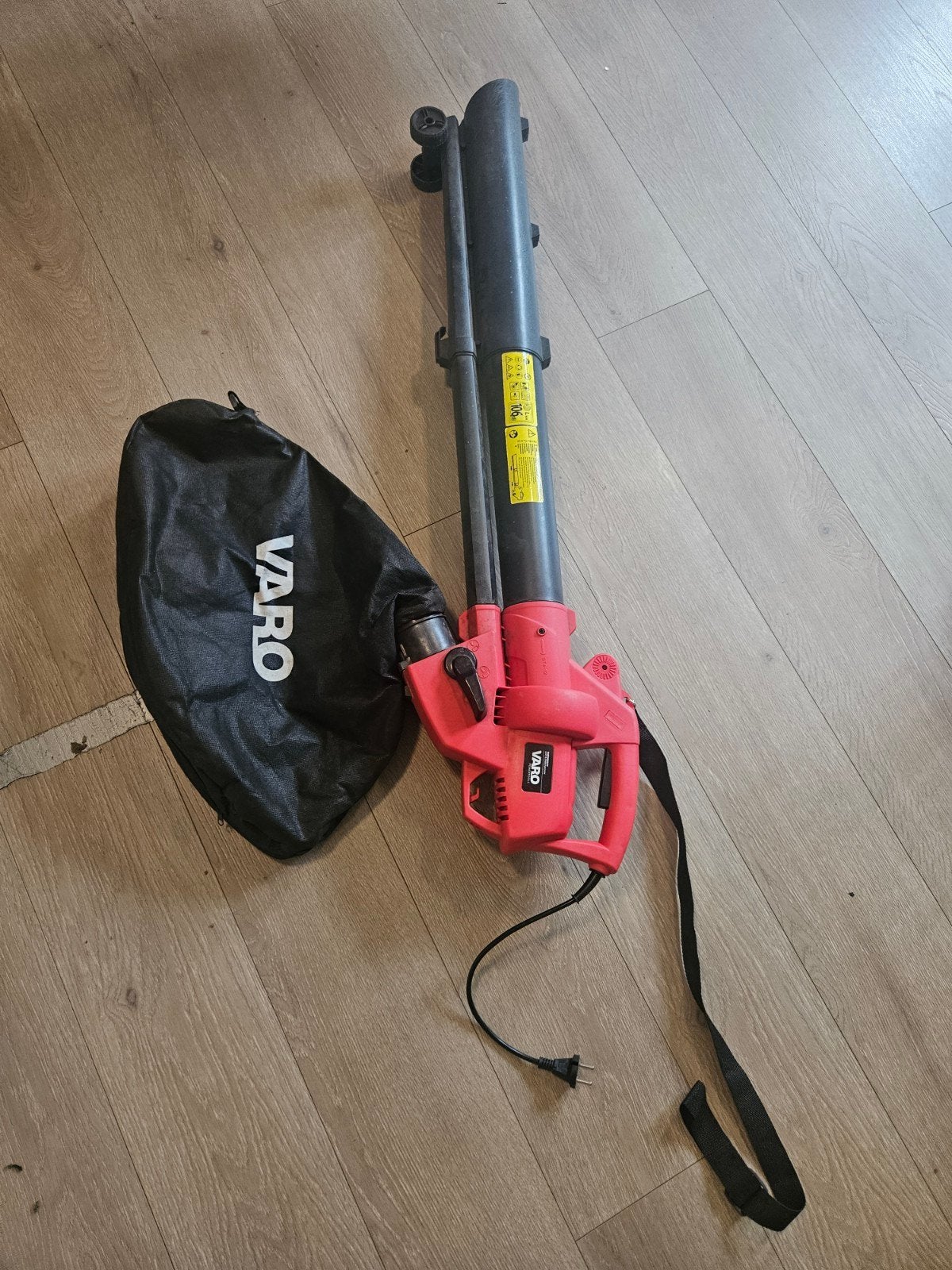 Varo bladblazer met zuigfunctie en opvangzak, Gebruikt, Met opvangzak, Handgedragen, Ophalen of Verzenden