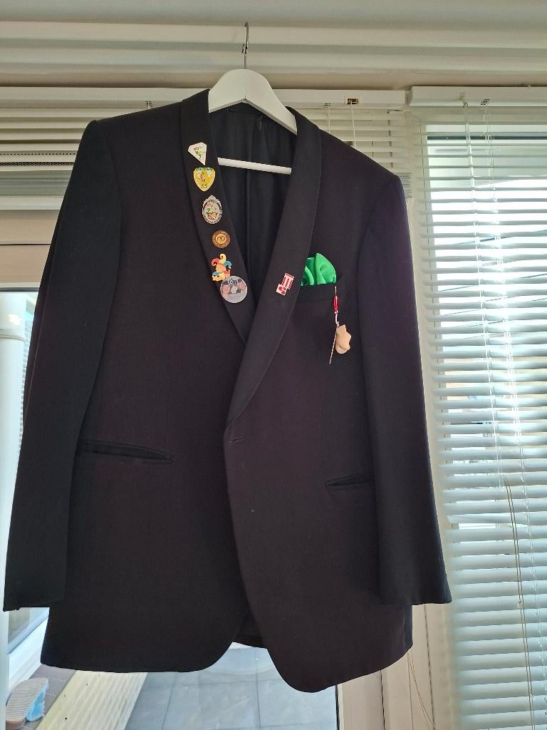 Smoking jasje inclusief wat versiering, Kleding | Heren, Ophalen of Verzenden, Gedragen, Overige maten, Zwart