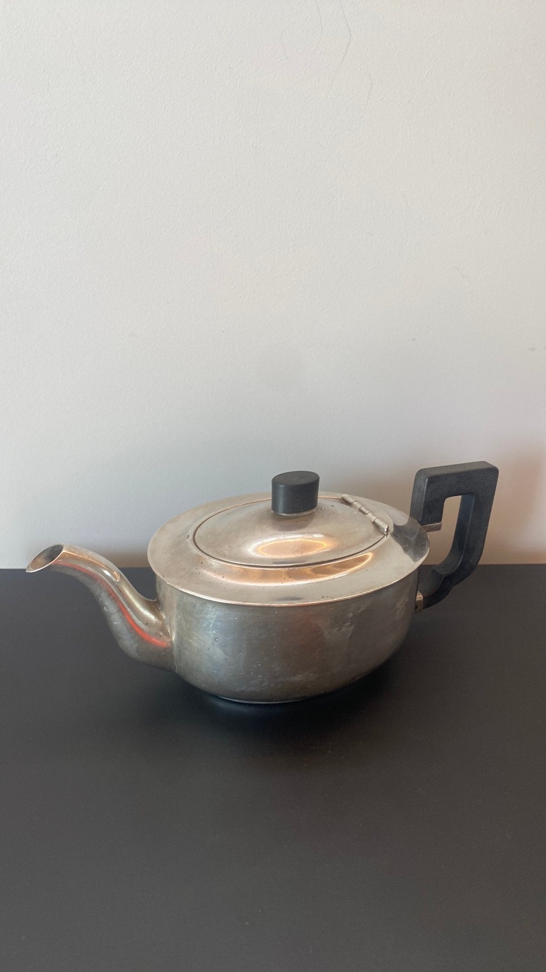 Design theepot GERO 90 met zwart bakelieten handvat, Ophalen