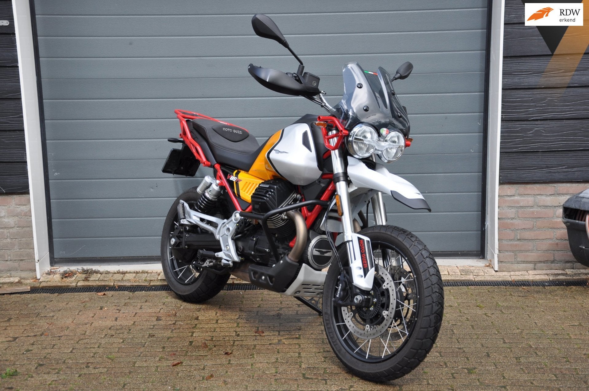 Moto Guzzi V85 TT Evocative 9000 kms!, Bedrijf, Meer dan 35 kW, Toermotor, Traction Control