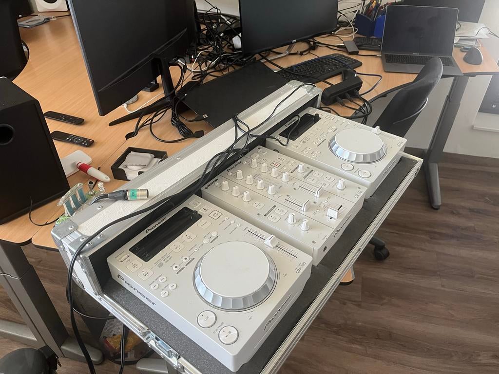 Pioneer DJ-set: 2x CDJ-350 & 1x DJM-350 in flightcase, Muziek en Instrumenten, Gebruikt, Dj-set, Ophalen of Verzenden, Pioneer