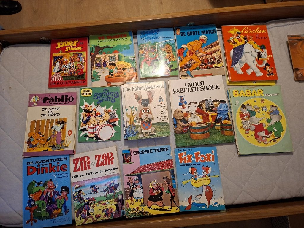 Kindertijdschriften en boekjes  van rond 1970, Ophalen of Verzenden, Gelezen, Fictie