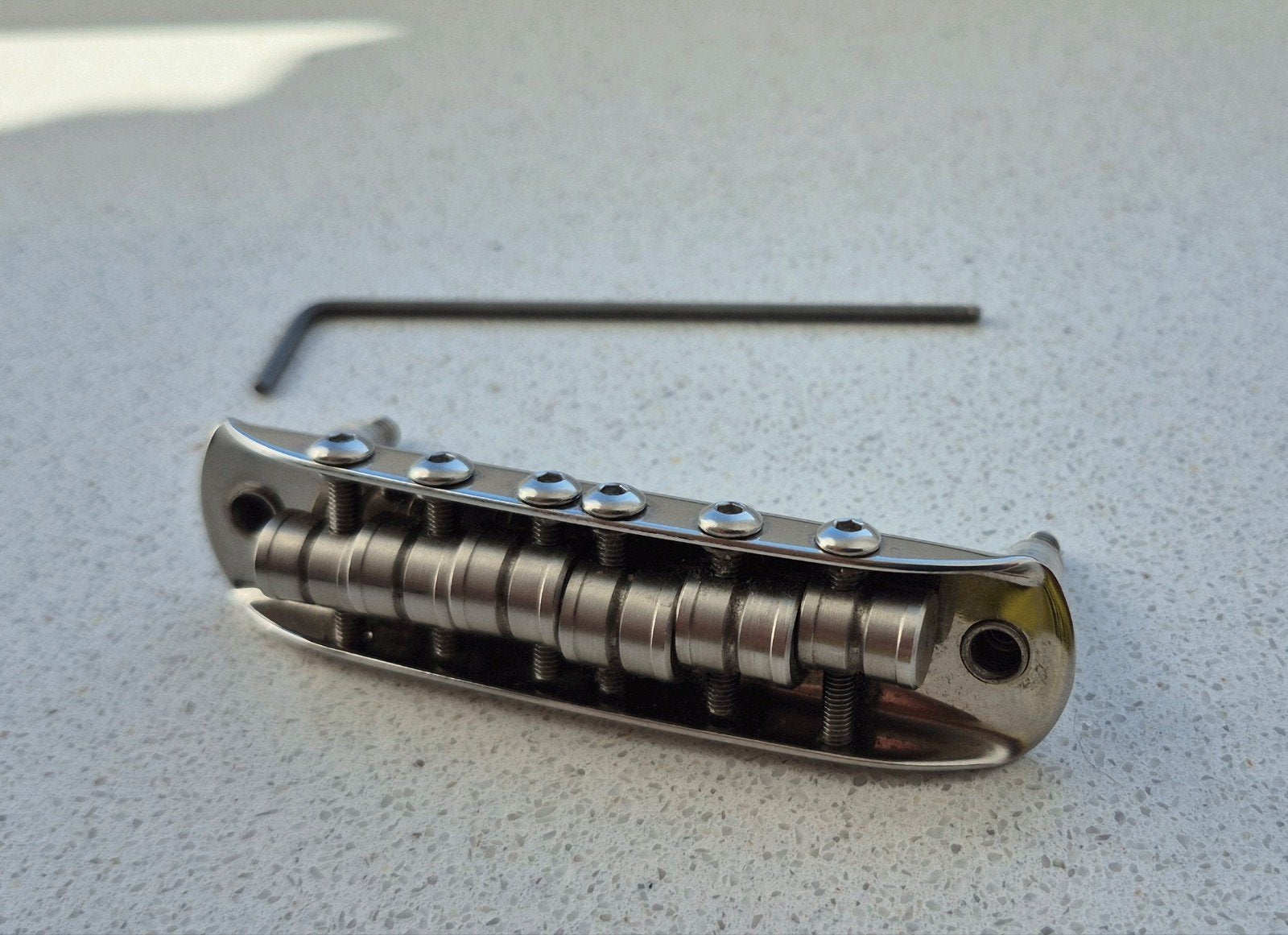 Staytrem brug 7.25" (Jaguar, Jazzmaster, Mustang), Muziek en Instrumenten, Ophalen of Verzenden, Zo goed als nieuw, Elektrische gitaar