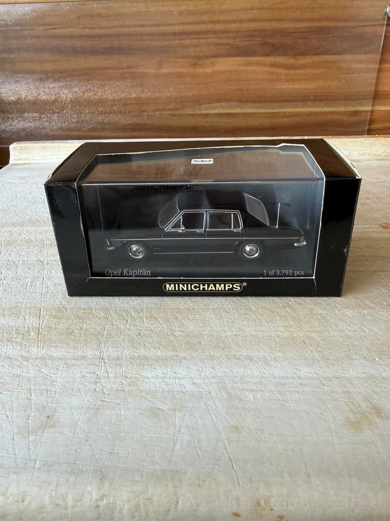 Minichamps Opel Kapitein Zwart 1969-77 Paul’s Model Art, Hobby en Vrije tijd, Modelauto's | 1:43, Ophalen of Verzenden, Nieuw