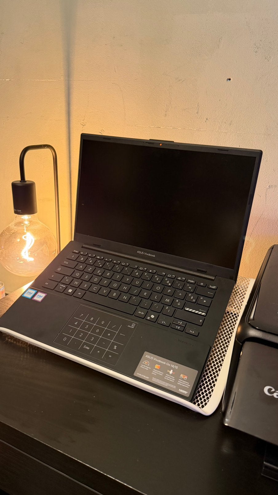 ASUS Vivobook Go 14 E1404TA - nieuw, Computers en Software, Ophalen of Verzenden, Zo goed als nieuw, 14 inch