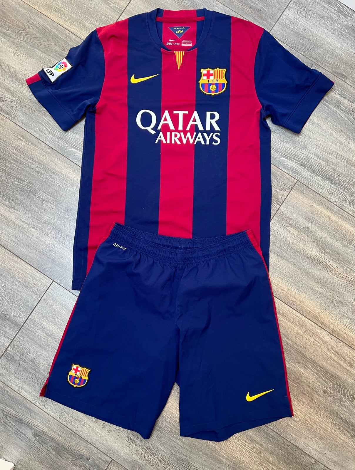 FC Barcelona voetbal tenue maat M, Maat M, Ophalen, Zo goed als nieuw, Set