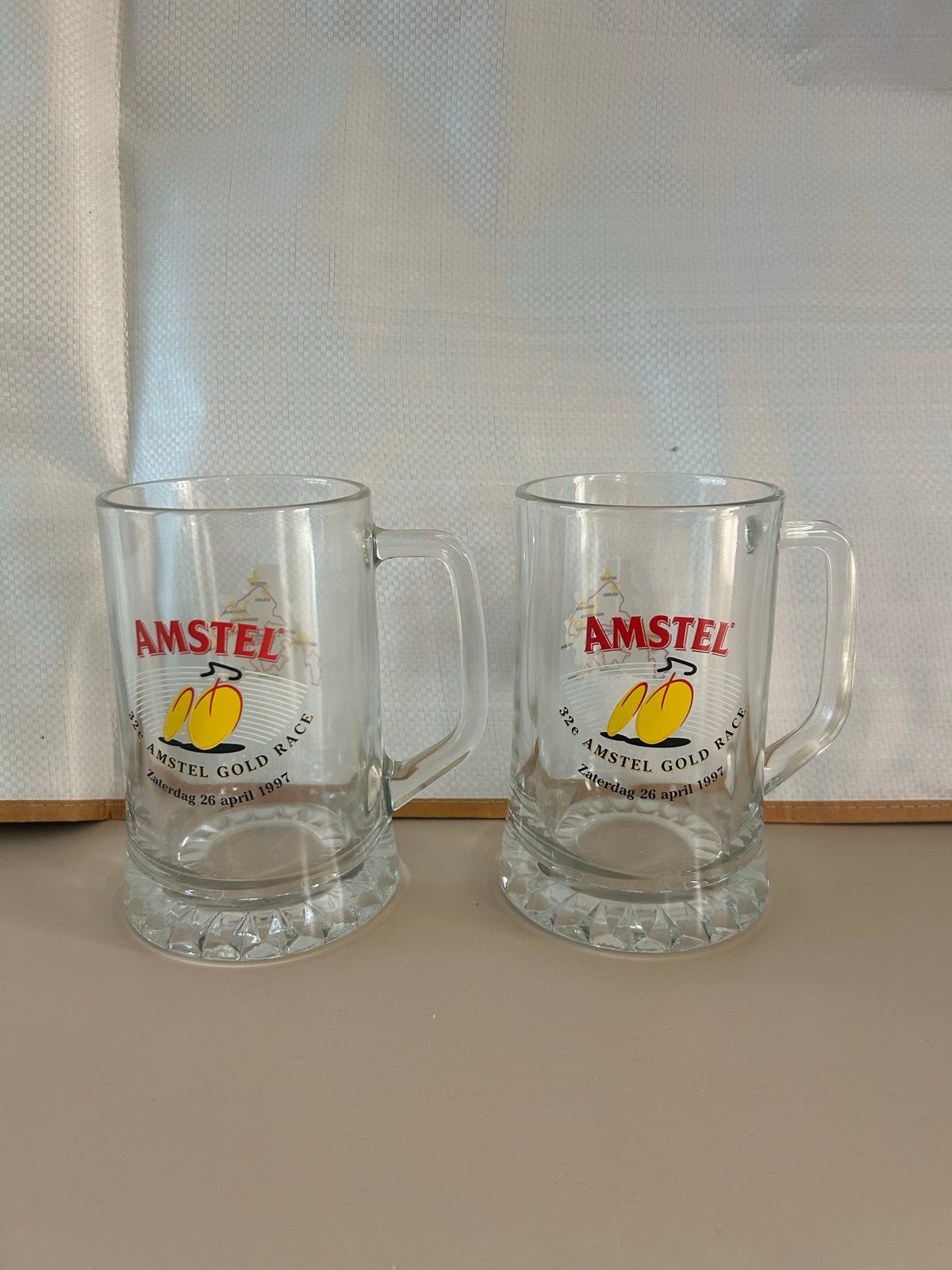 2 Amstel Gold Race Bierpullen - 32e editie 1997, Verzamelen, Ophalen of Verzenden, Zo goed als nieuw