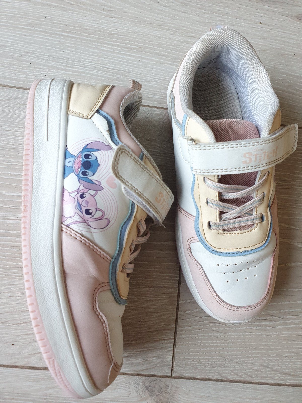 Sneakers  Stitch. Maat 34. V Haren, Gebruikt, Meisje, Schoenen, Ophalen of Verzenden