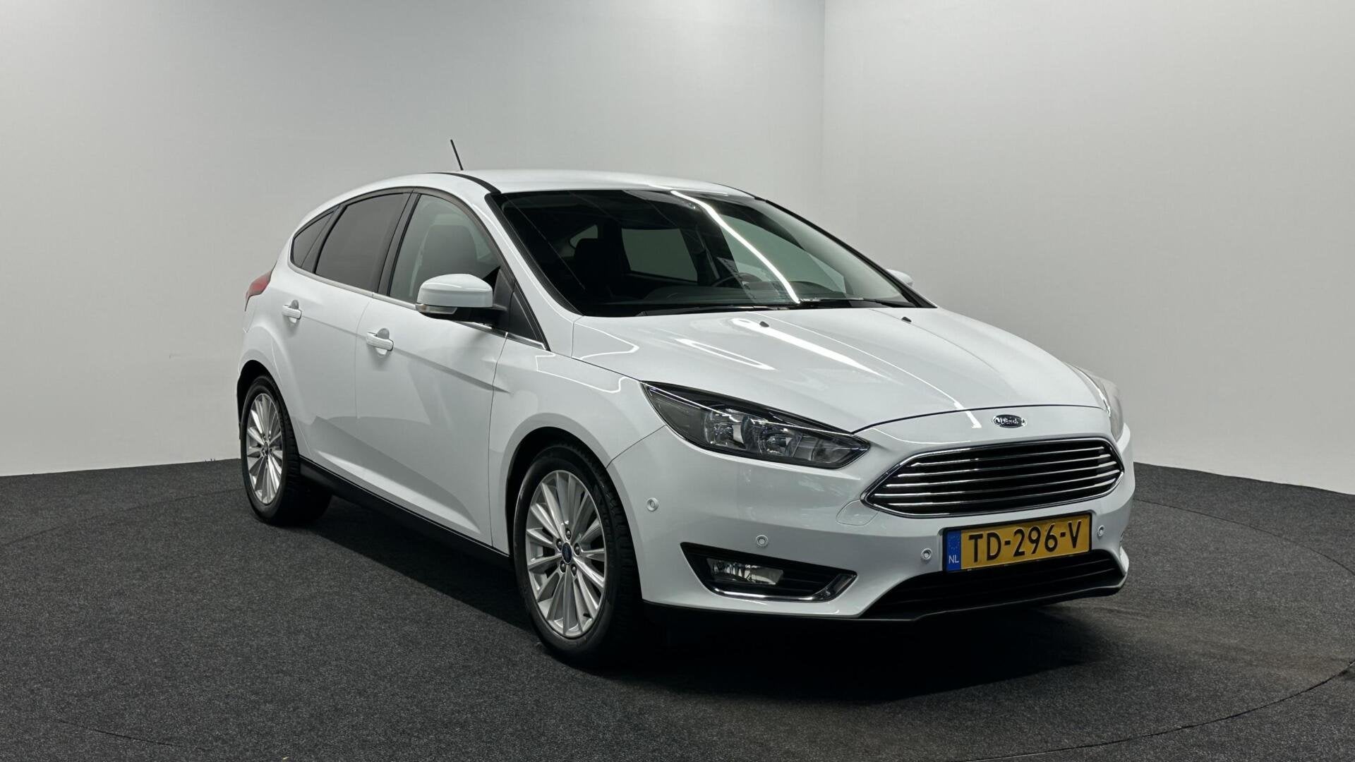 Ford Focus 1.0 EcoBoost Trend Edition Business NAVI CRUISE E, Auto's, Gebruikt, Met garantie (alle), 635 kg, Wit