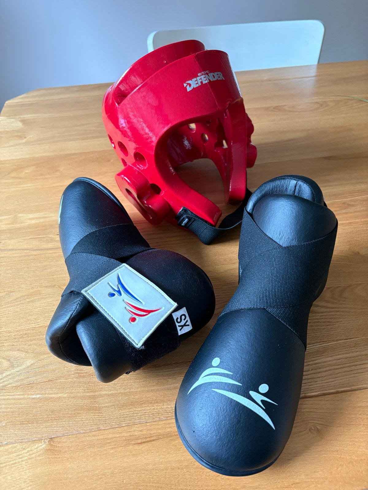 Vechtsport beschermingsset: Hoofdbeschermer & scheenbescherm, Ophalen, Taekwondo, Maat XS of kleiner, Vechtsportbescherming