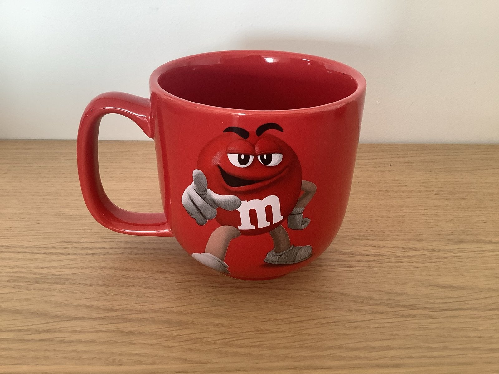 M&M's Mok - Rood met 'Baas' opdruk, Ophalen of Verzenden, Zo goed als nieuw